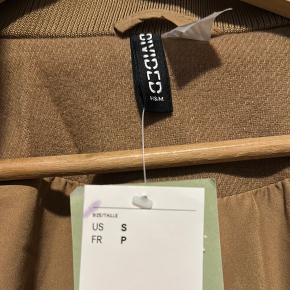 H&M Divided Tan Jacket - Picture 4 of 10